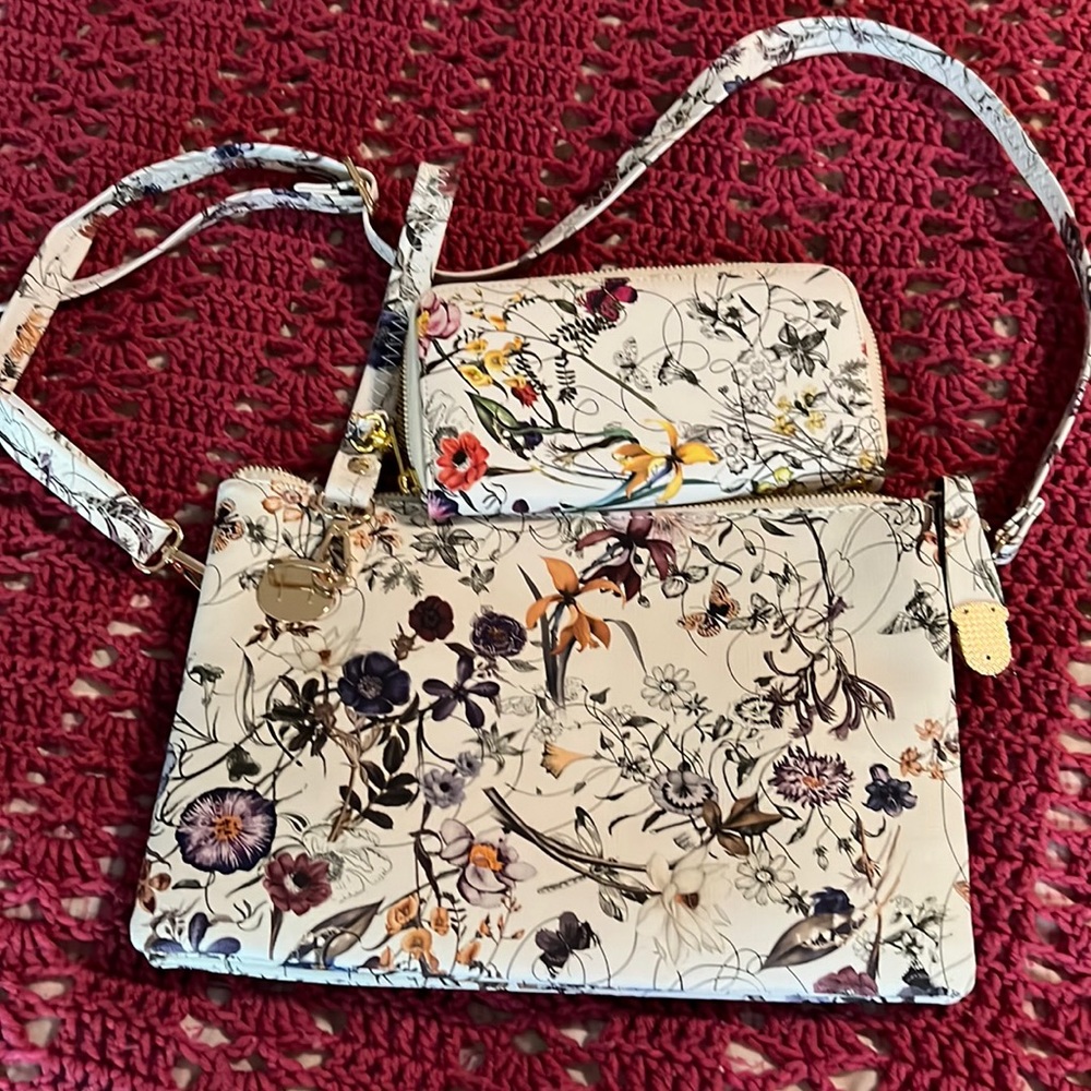 FUN, Floral purse and wallet.